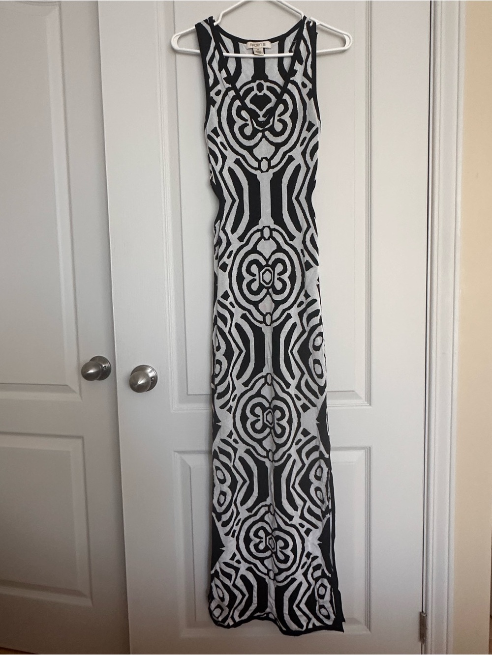 Arden B Black and White Geometric V-Neck Midi Dress